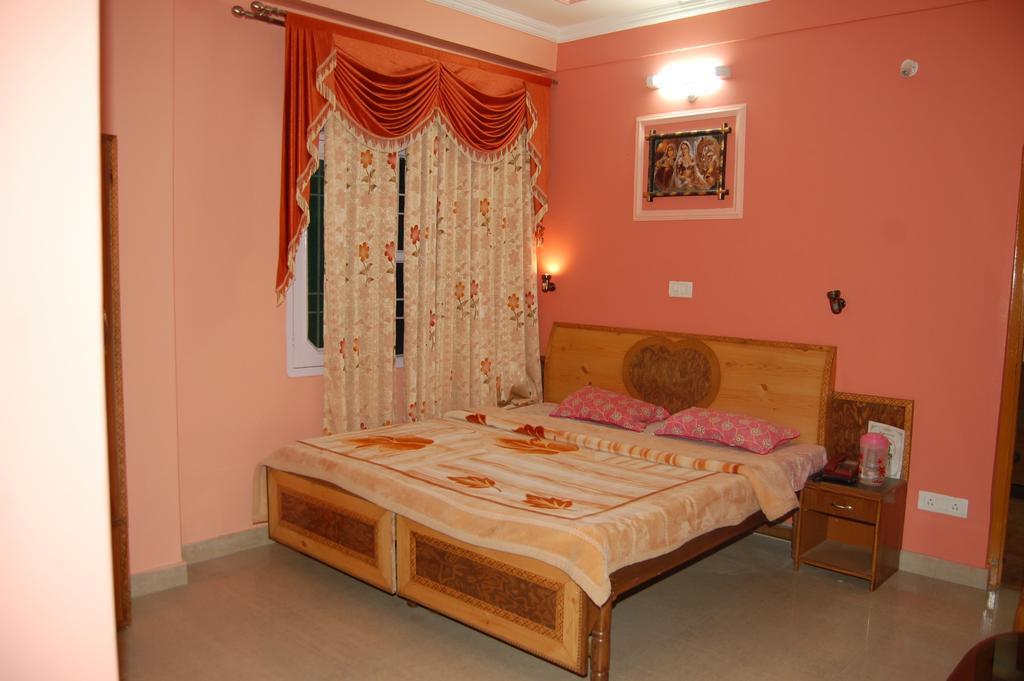 Hotel Ashish Inn Kandaghat Quarto foto