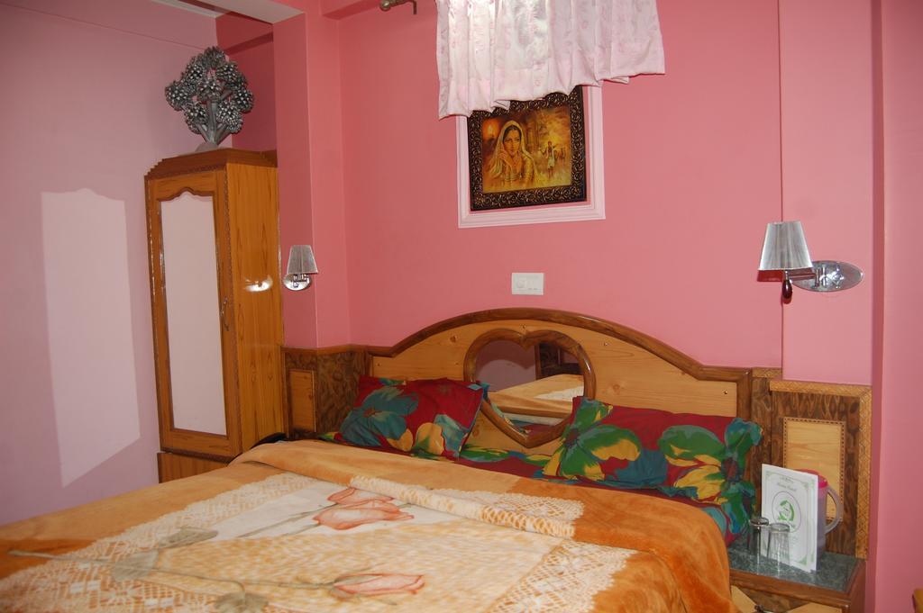 Hotel Ashish Inn Kandaghat Quarto foto