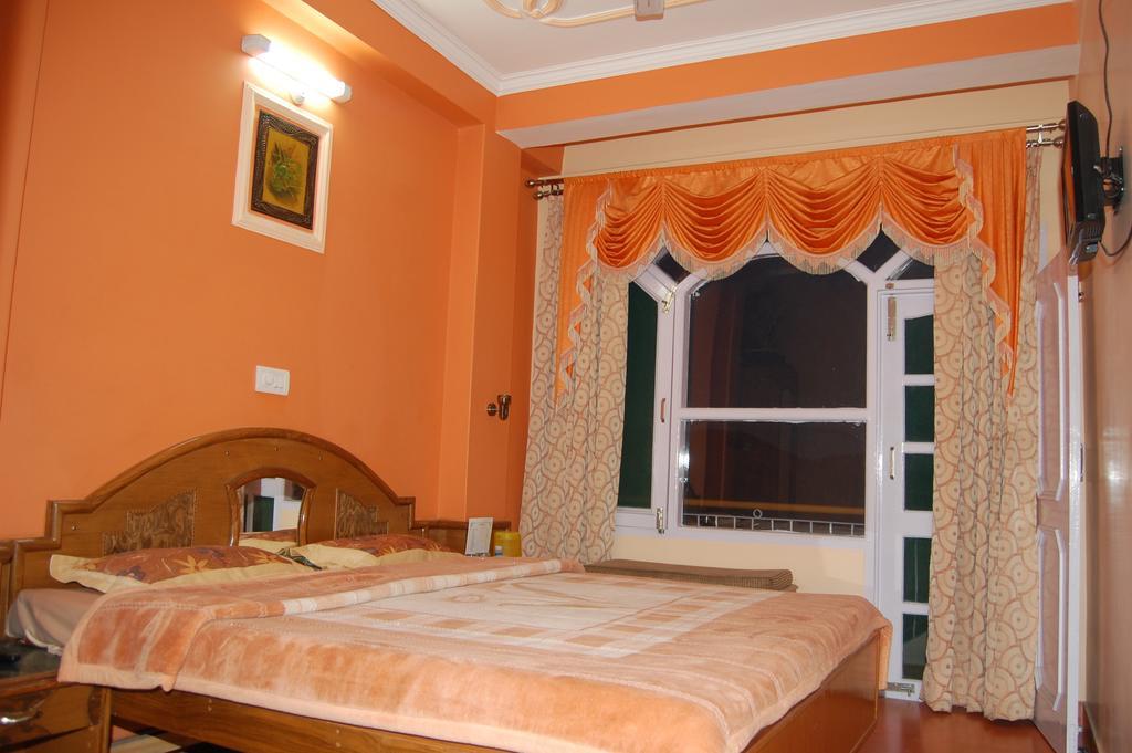 Hotel Ashish Inn Kandaghat Quarto foto